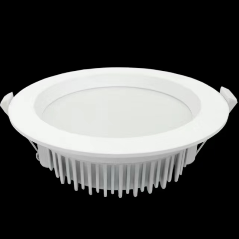 Large die-cast aluminum recessed LED downlight